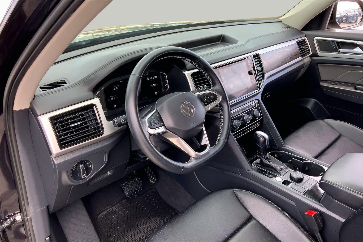 2022 Volkswagen Atlas 3.6L V6 SE w/Technology Deep Black Pearl at Mac Haik Ford