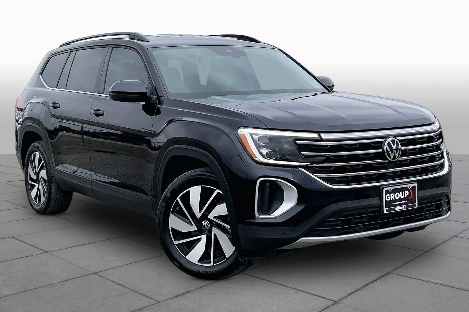2024 Volkswagen Atlas 2.0T SE w/Technology Deep Black Pearl at Tomball Ford