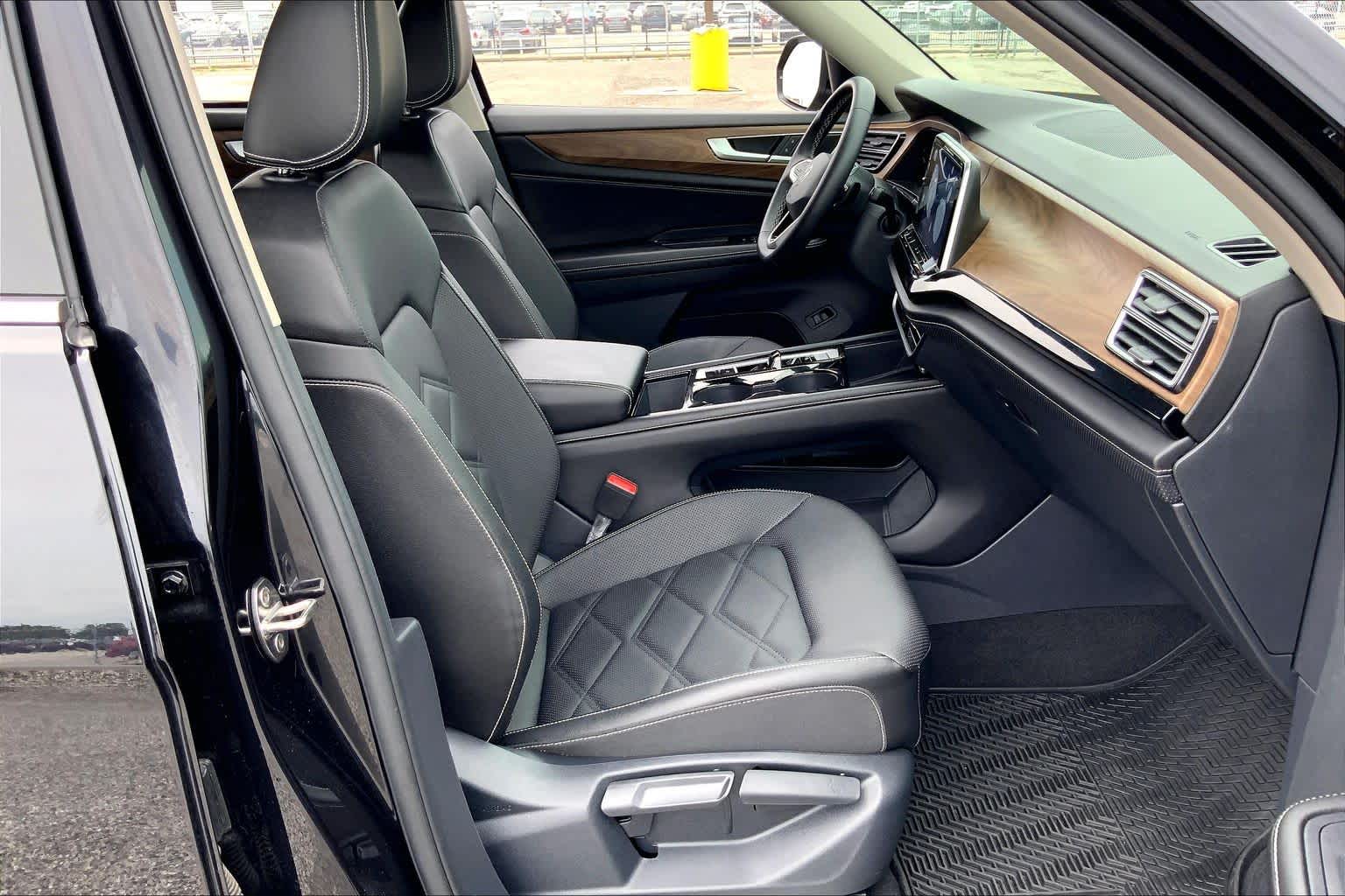 2024 Volkswagen Atlas 2.0T SE w/Technology Deep Black Pearl at Tomball Ford