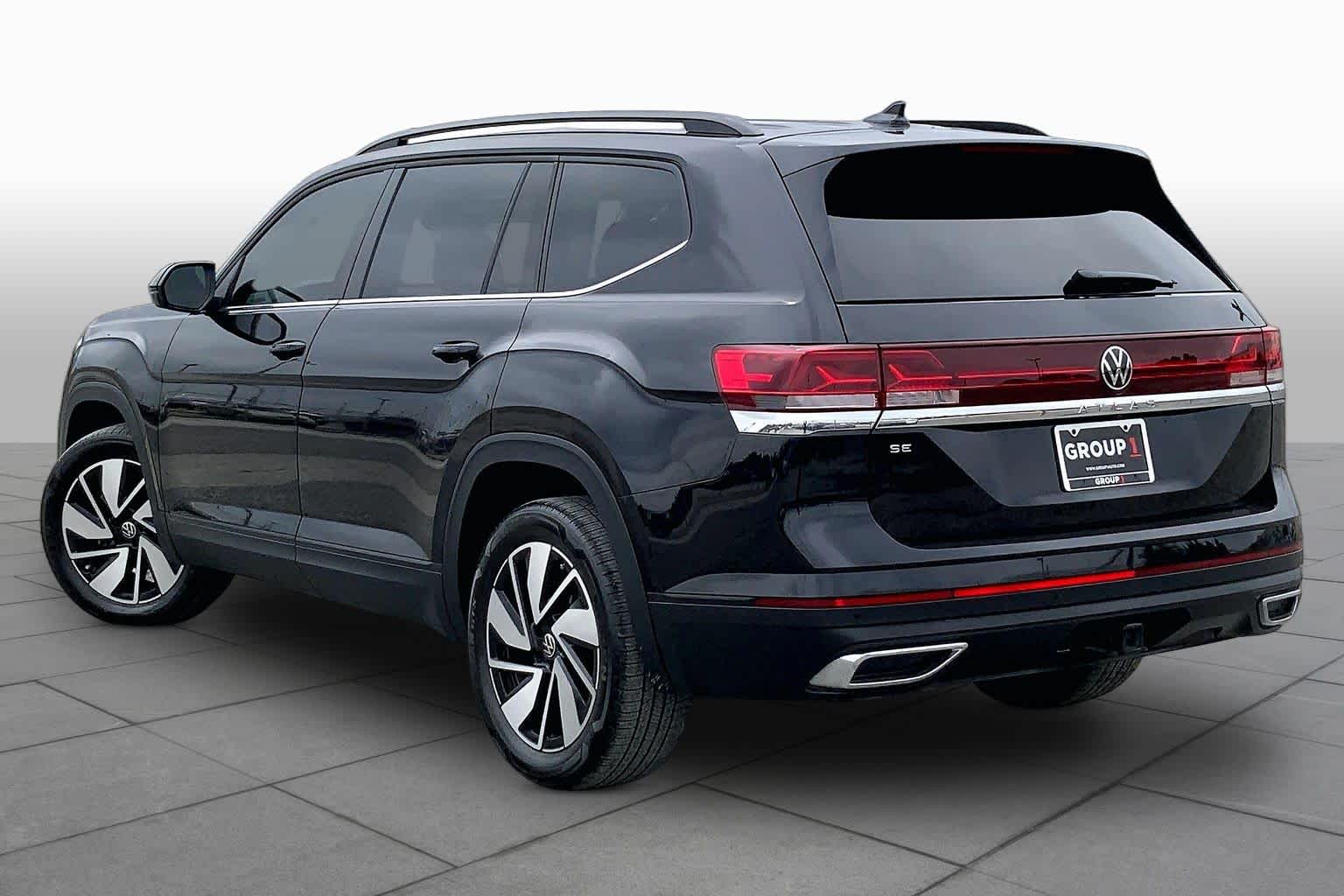 2024 Volkswagen Atlas 2.0T SE w/Technology Deep Black Pearl at Tomball Ford