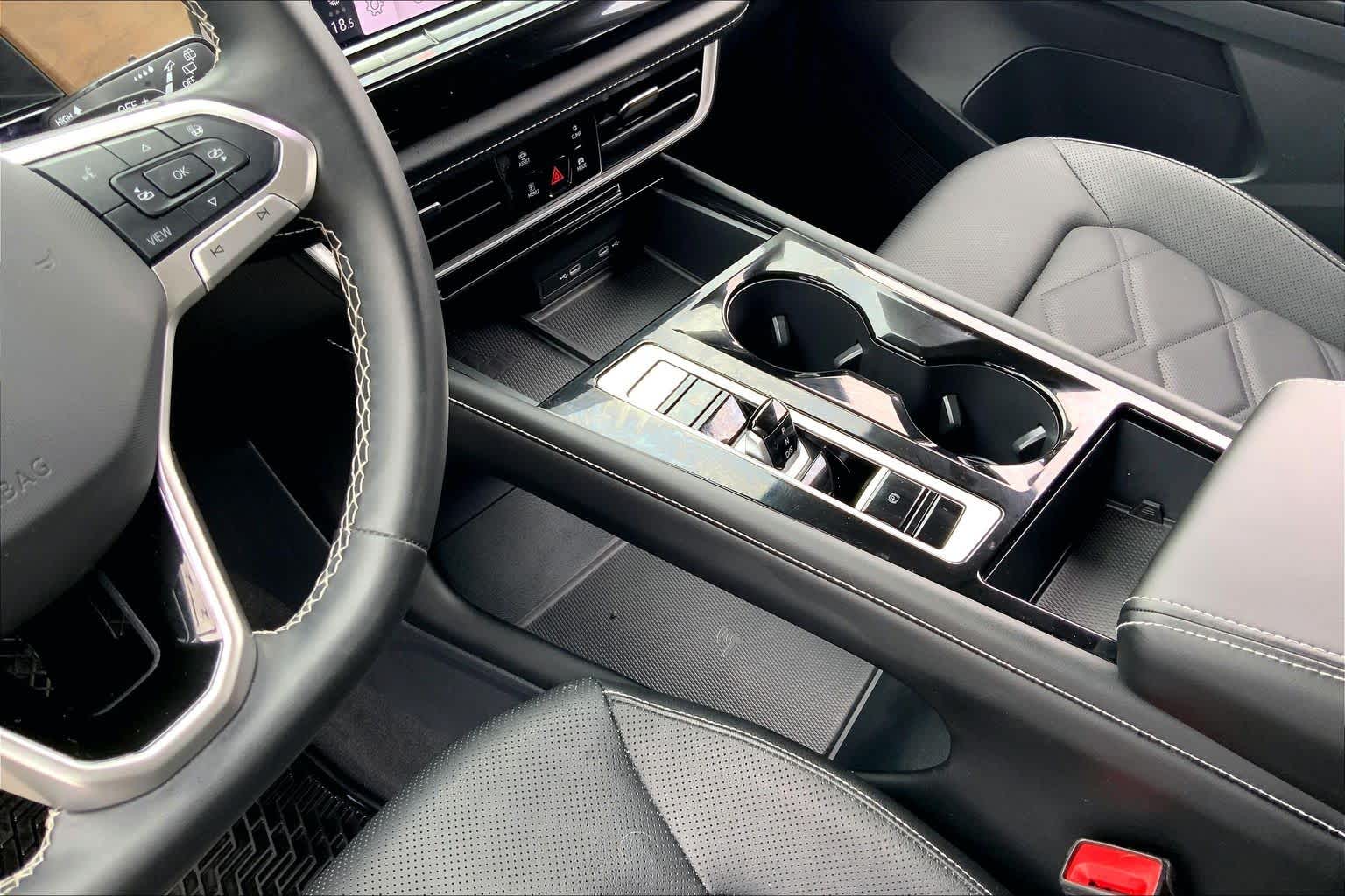 2024 Volkswagen Atlas 2.0T SE w/Technology Deep Black Pearl at Tomball Ford