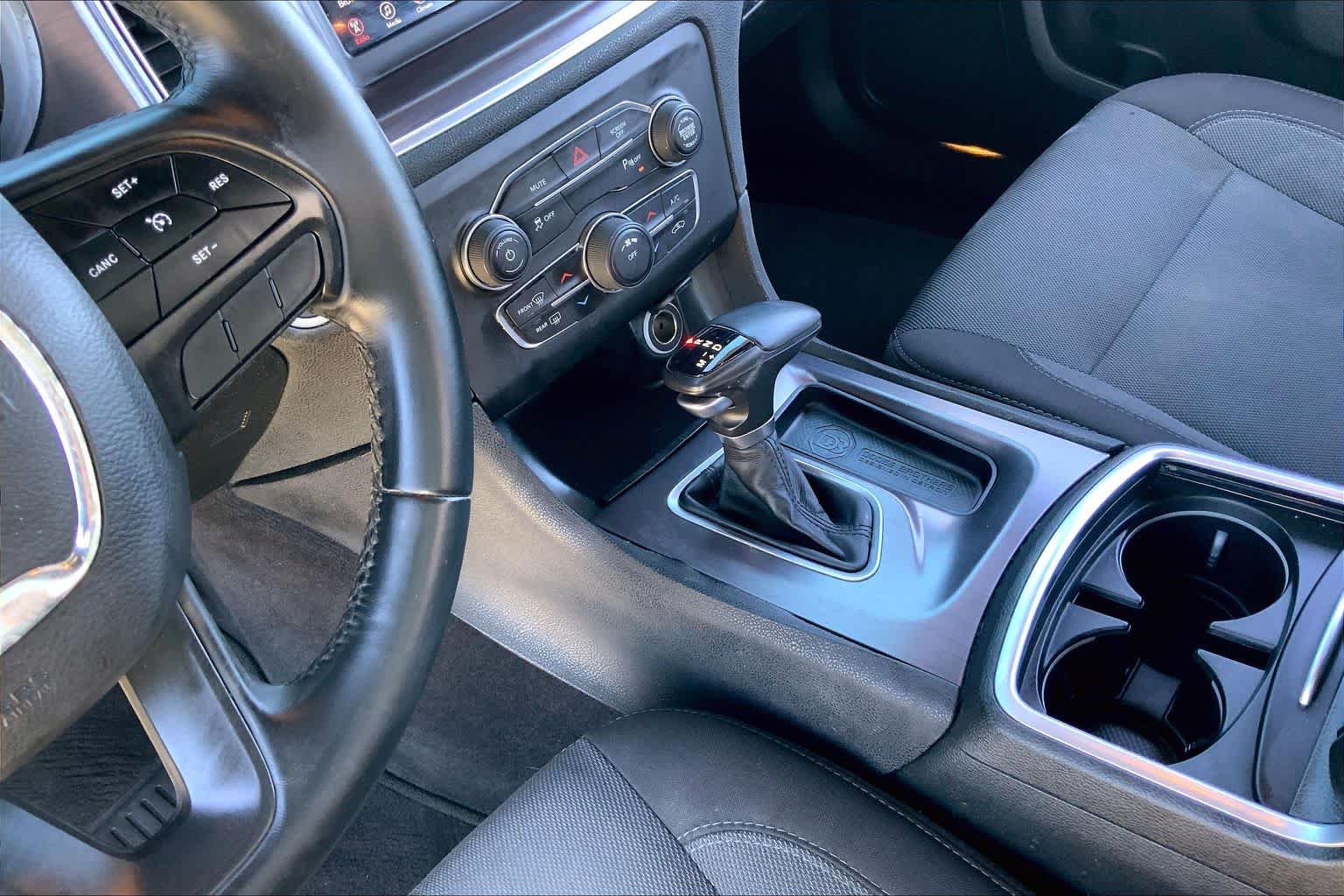 2018 Dodge Charger photo 16 of 36