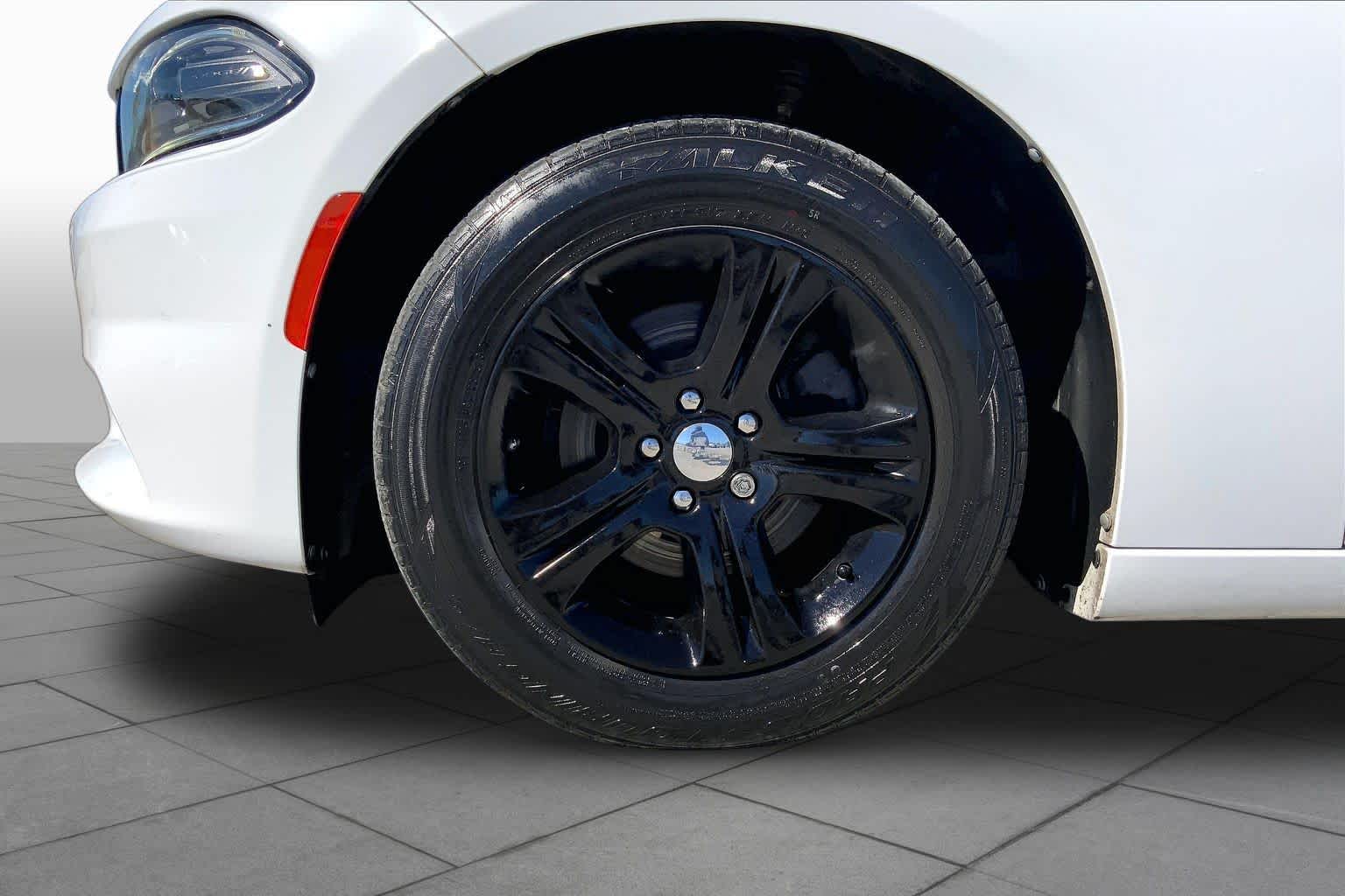2018 Dodge Charger photo 11 of 36