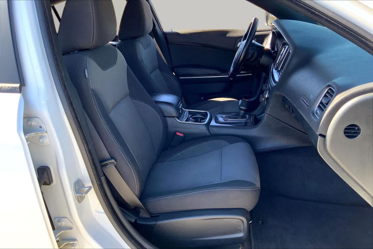 2018 Dodge Charger photo 9 of 36