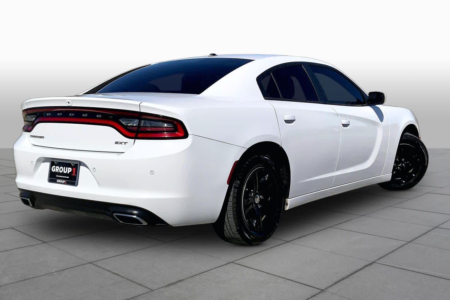 2018 Dodge Charger photo 13 of 36
