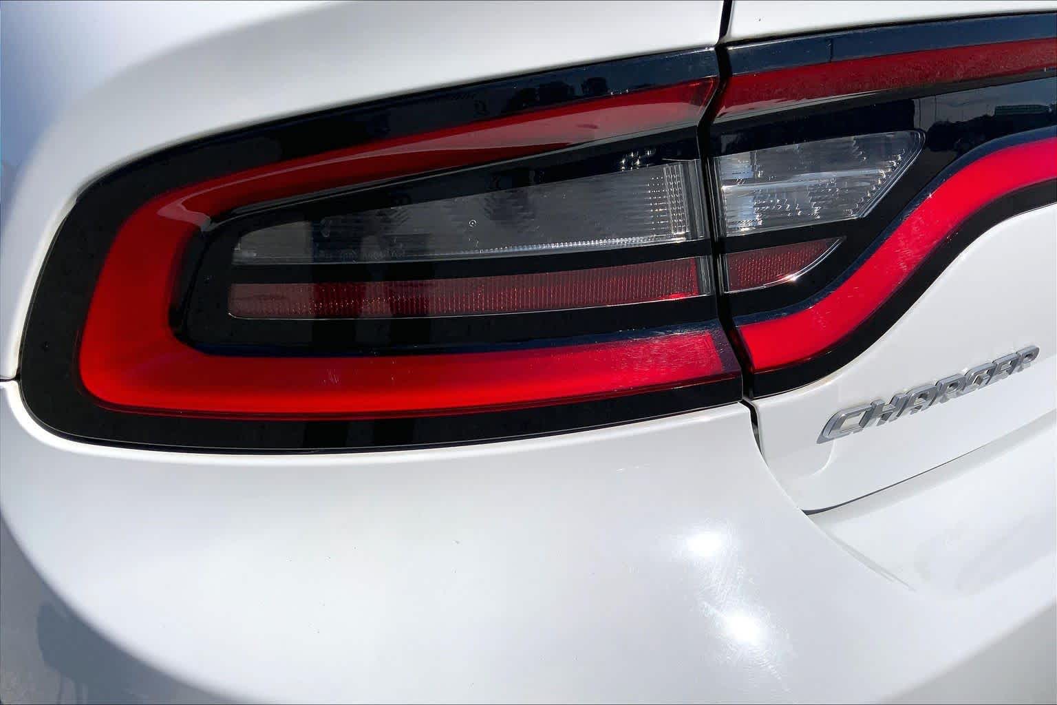 2018 Dodge Charger photo 28 of 36