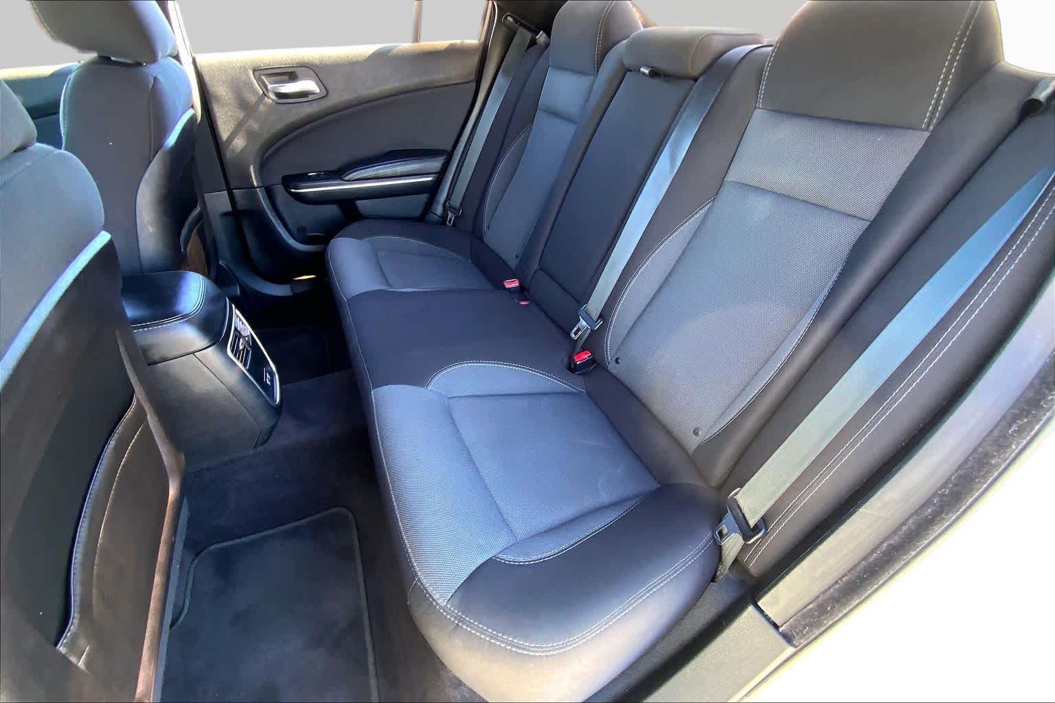 2018 Dodge Charger photo 20 of 36