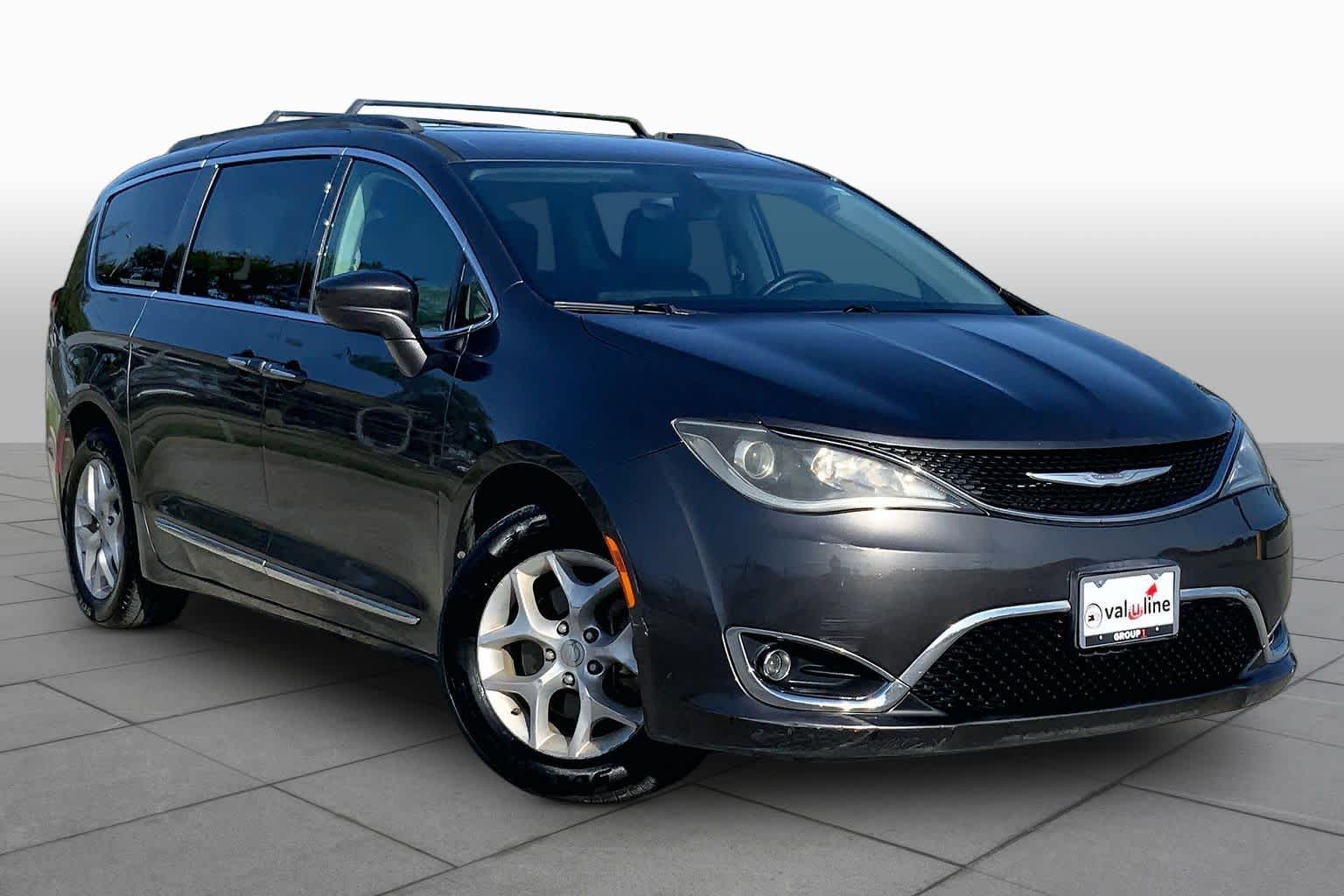 2017 Chrysler Pacifica Touring-L Granite Crystal Metallic Clearcoat at Beck & Masten Kia
