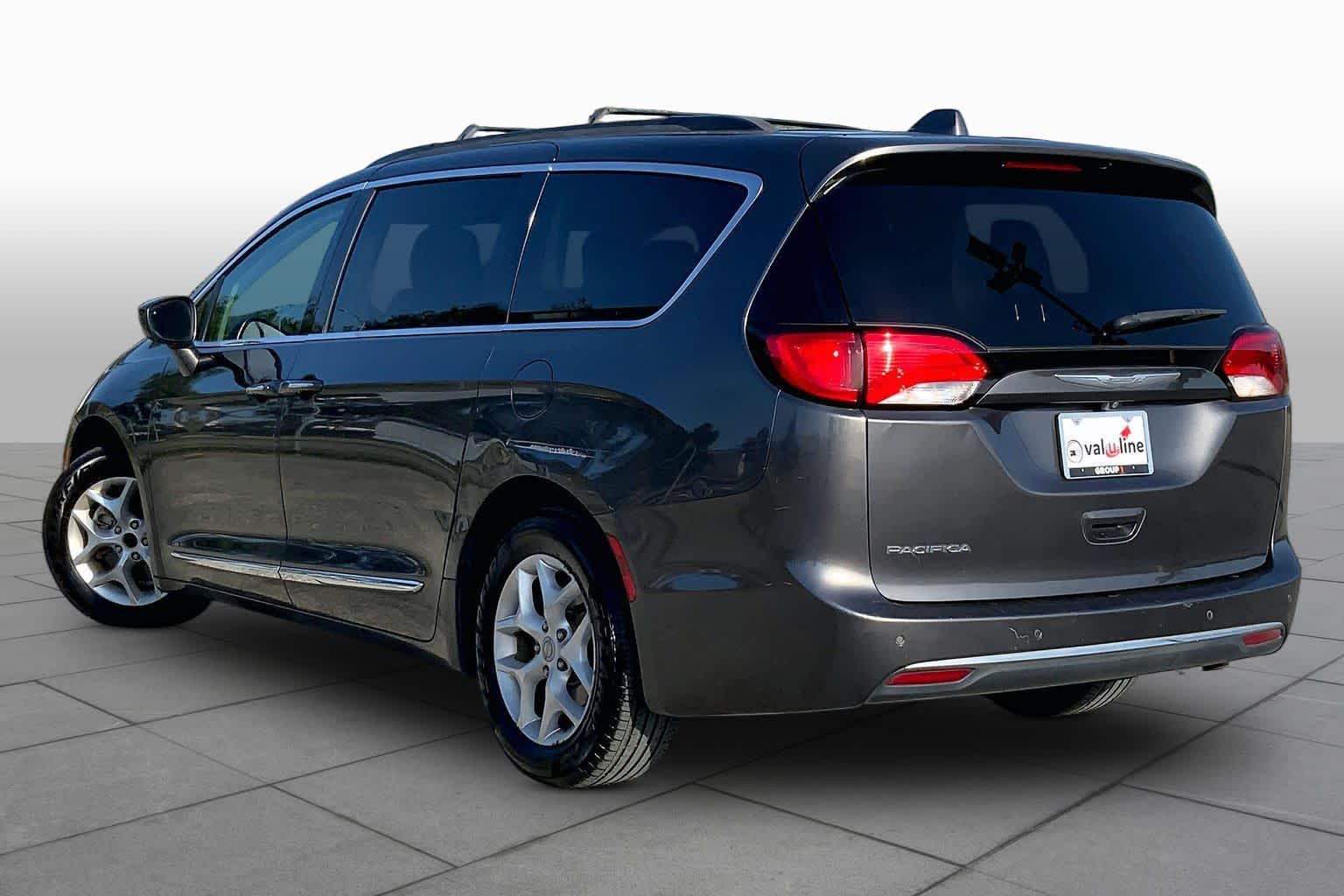 2017 Chrysler Pacifica Touring-L Granite Crystal Metallic Clearcoat at Beck & Masten Kia