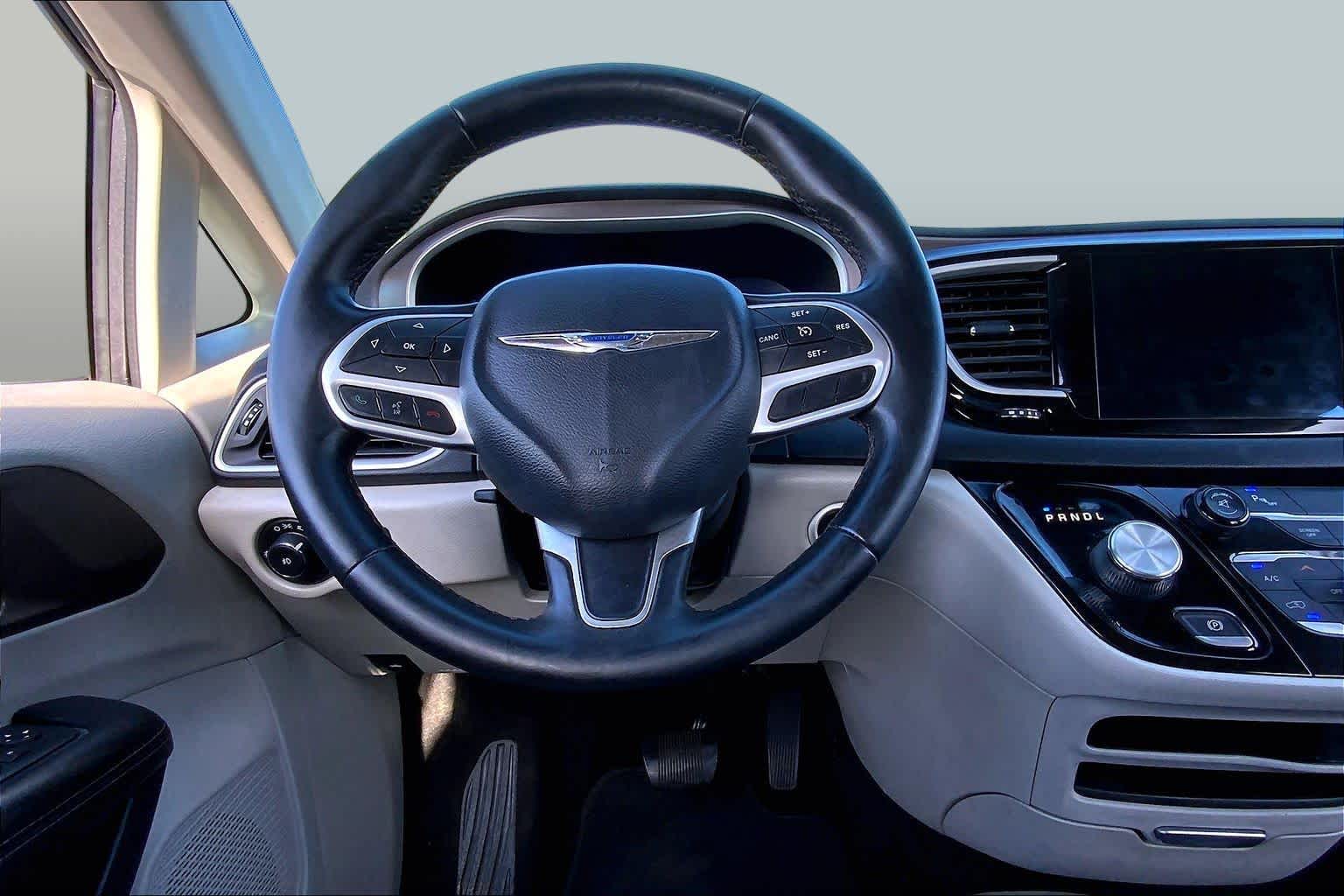 2017 Chrysler Pacifica Touring-L Granite Crystal Metallic Clearcoat at Beck & Masten Kia