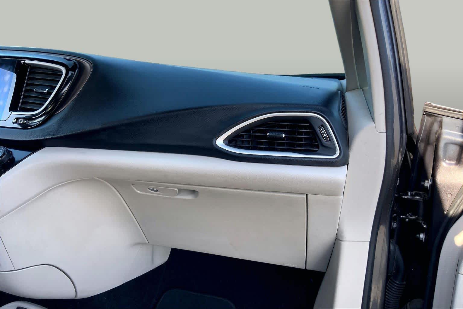 2017 Chrysler Pacifica Touring-L Granite Crystal Metallic Clearcoat at Beck & Masten Kia