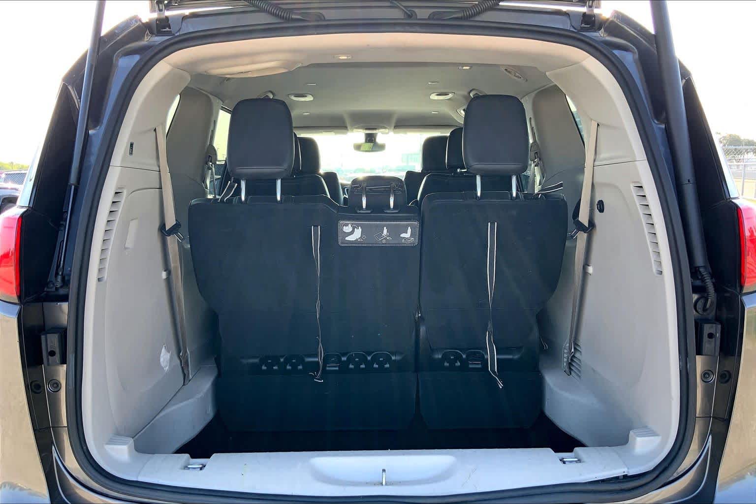 2017 Chrysler Pacifica Touring-L Granite Crystal Metallic Clearcoat at Beck & Masten Kia
