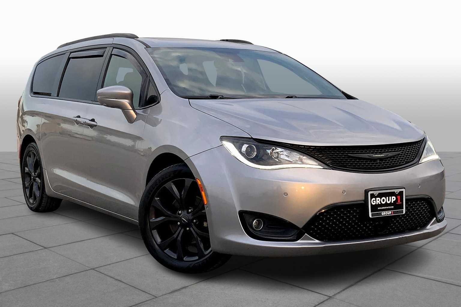 2019 Chrysler Pacifica Limited Billet Silver Metallic Clearcoat at Sterling McCall Nissan