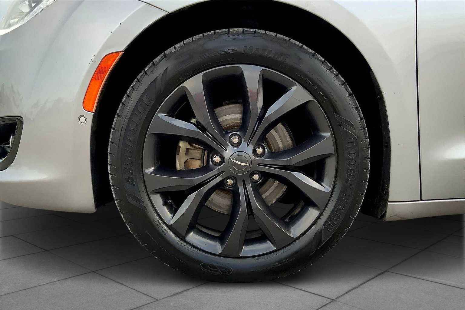 2019 Chrysler Pacifica Limited Billet Silver Metallic Clearcoat at Sterling McCall Nissan