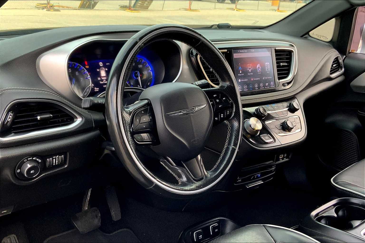 2019 Chrysler Pacifica Limited Billet Silver Metallic Clearcoat at Sterling McCall Nissan