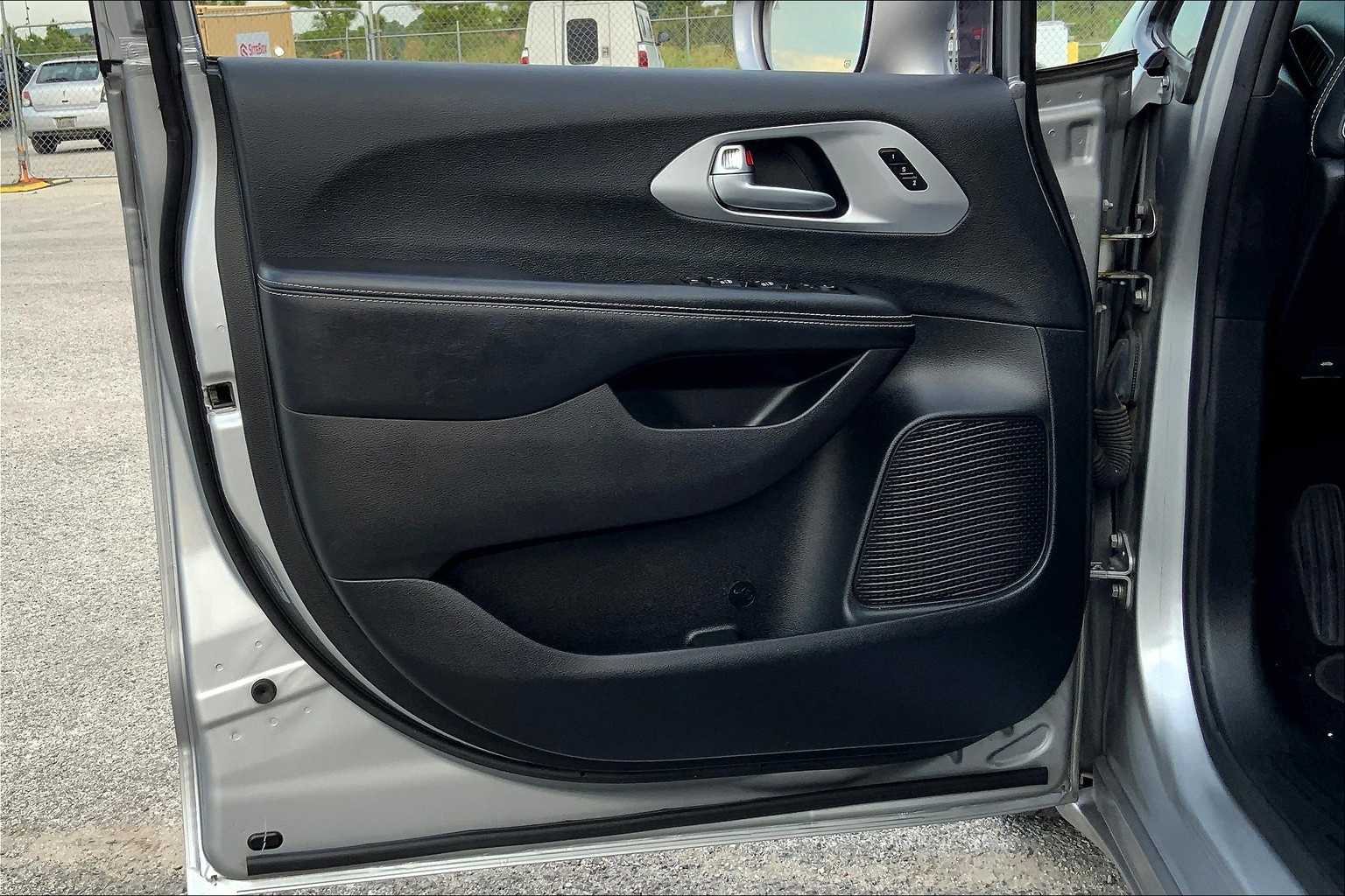 2019 Chrysler Pacifica Limited Billet Silver Metallic Clearcoat at Sterling McCall Nissan