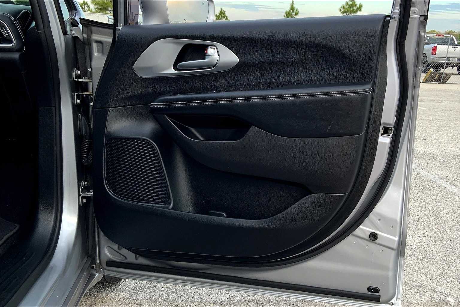 2019 Chrysler Pacifica Limited Billet Silver Metallic Clearcoat at Sterling McCall Nissan