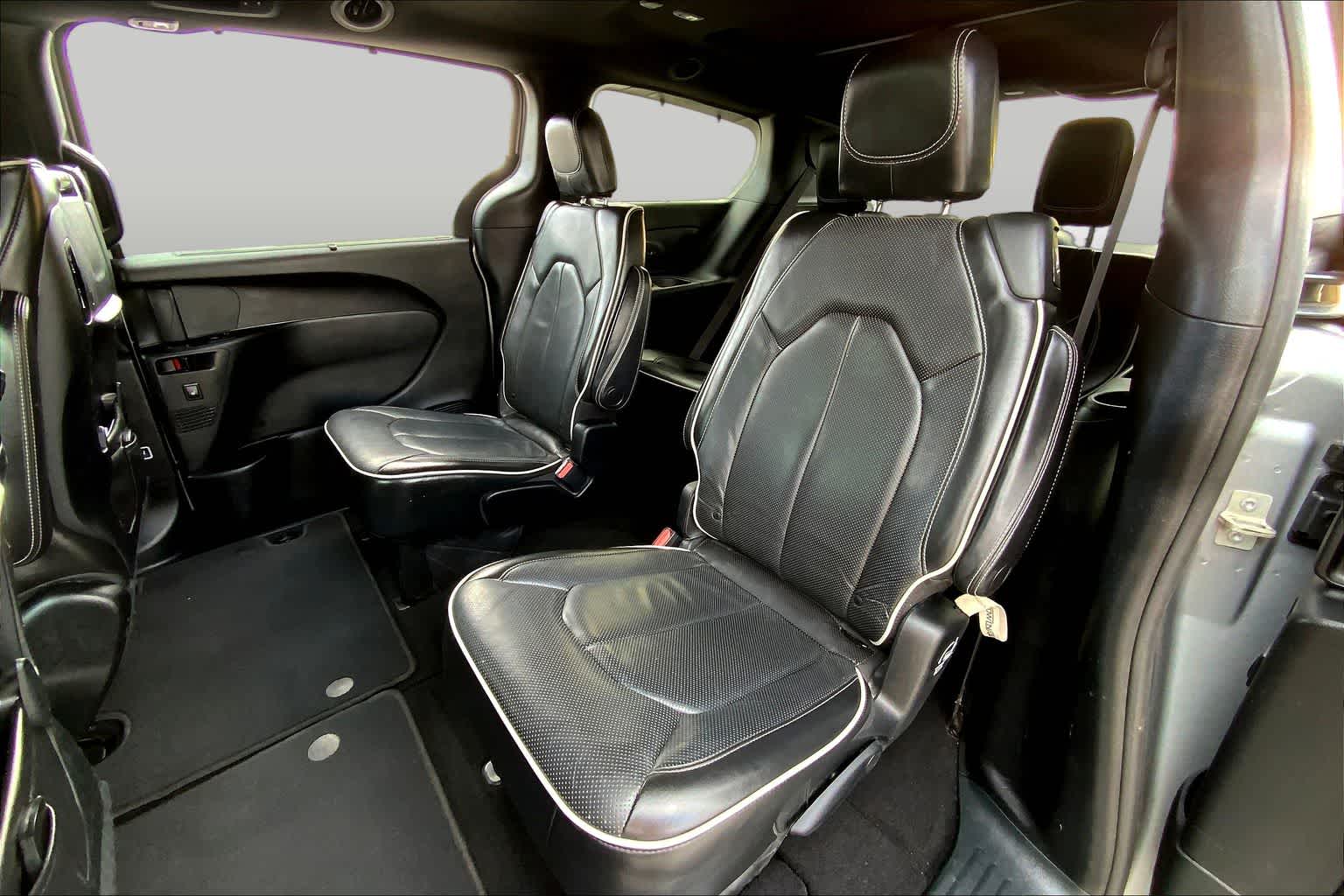 2019 Chrysler Pacifica Limited Billet Silver Metallic Clearcoat at AutoNation USA Katy