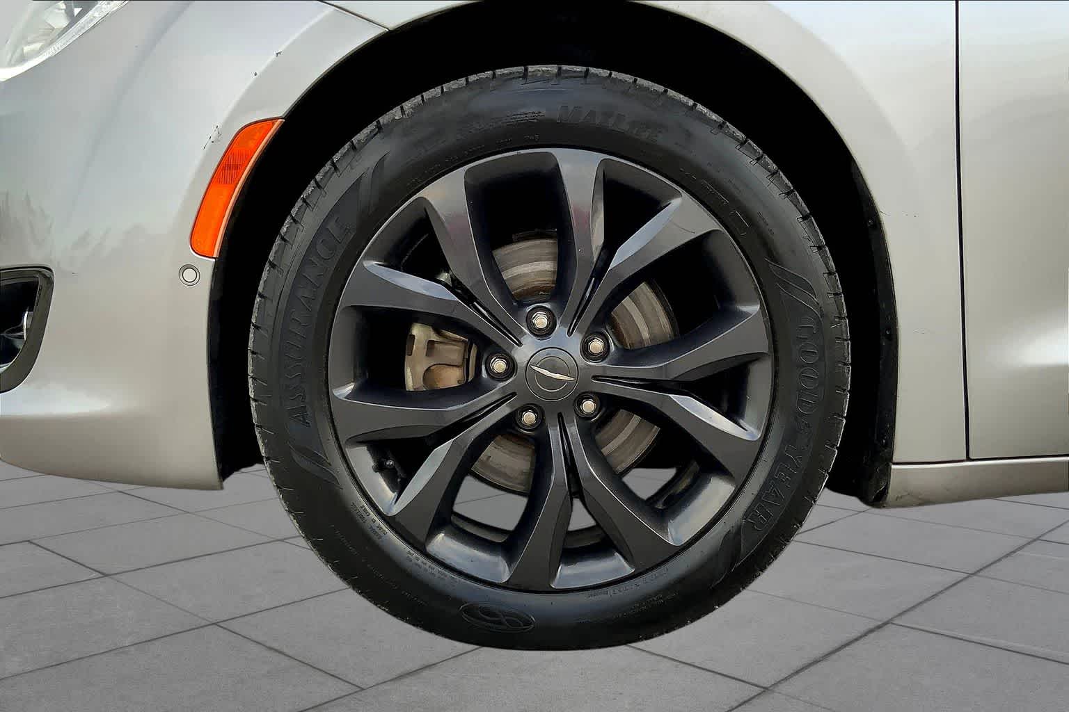 2019 Chrysler Pacifica Limited Billet Silver Metallic Clearcoat at AutoNation USA Katy