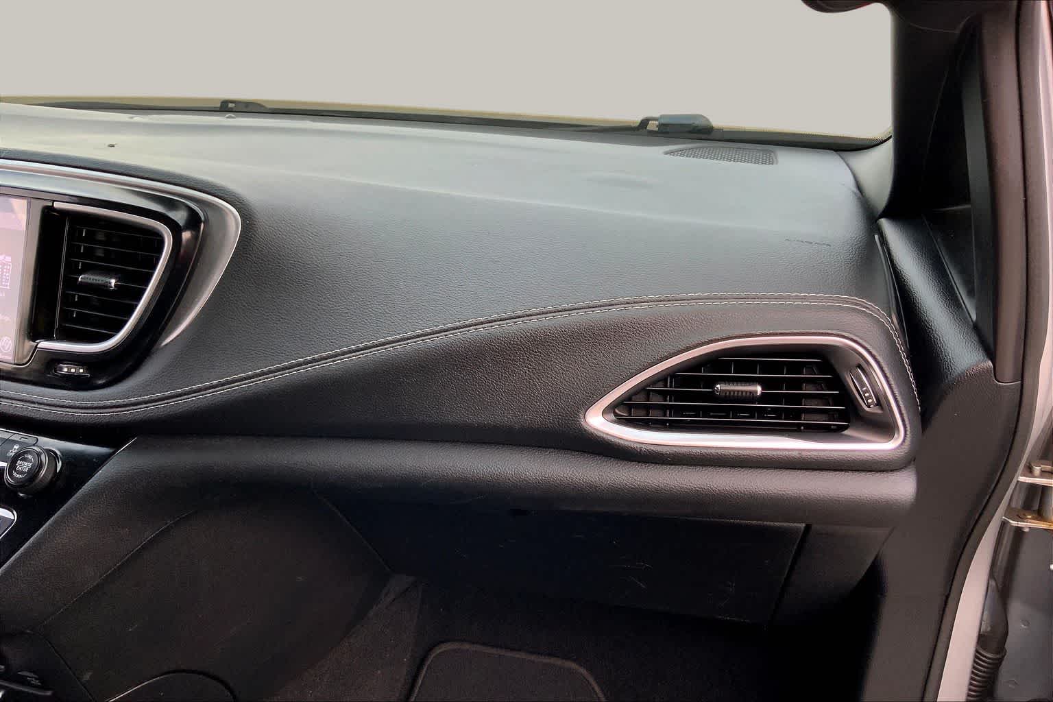 2019 Chrysler Pacifica Limited Billet Silver Metallic Clearcoat at AutoNation USA Katy
