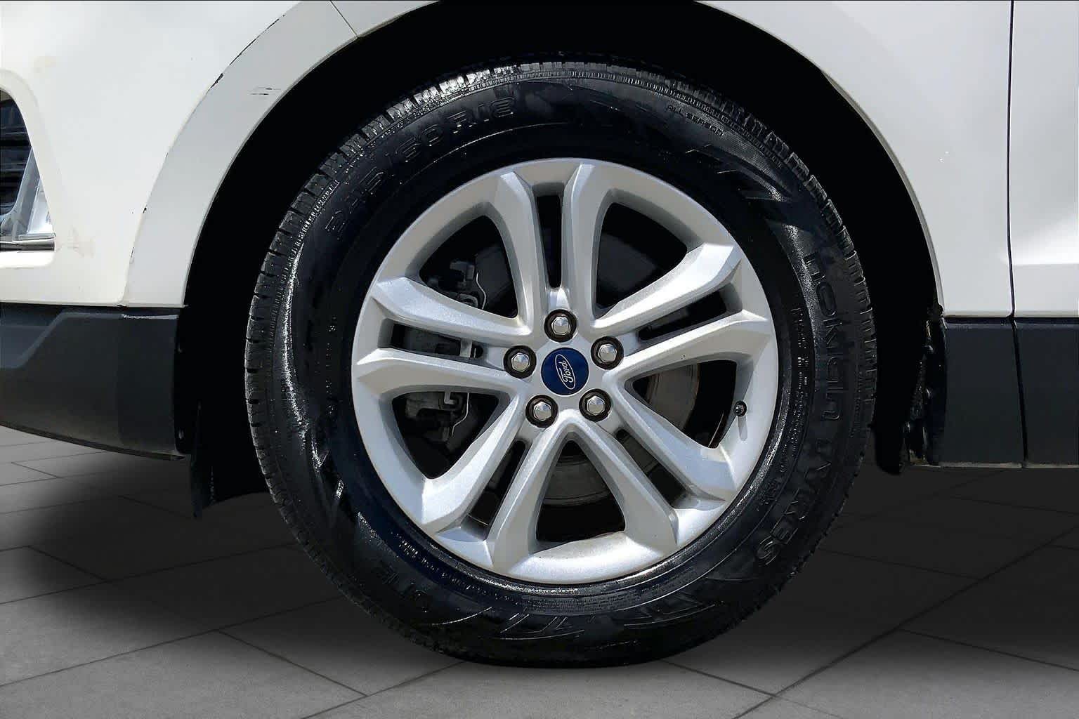 2020 Ford Edge SEL Star White Metallic Tri-Coat at Tomball Ford