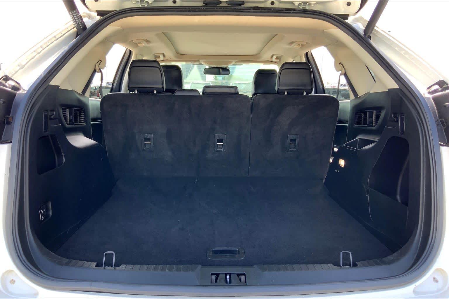 2020 Ford Edge SEL Star White Metallic Tri-Coat at Tomball Ford