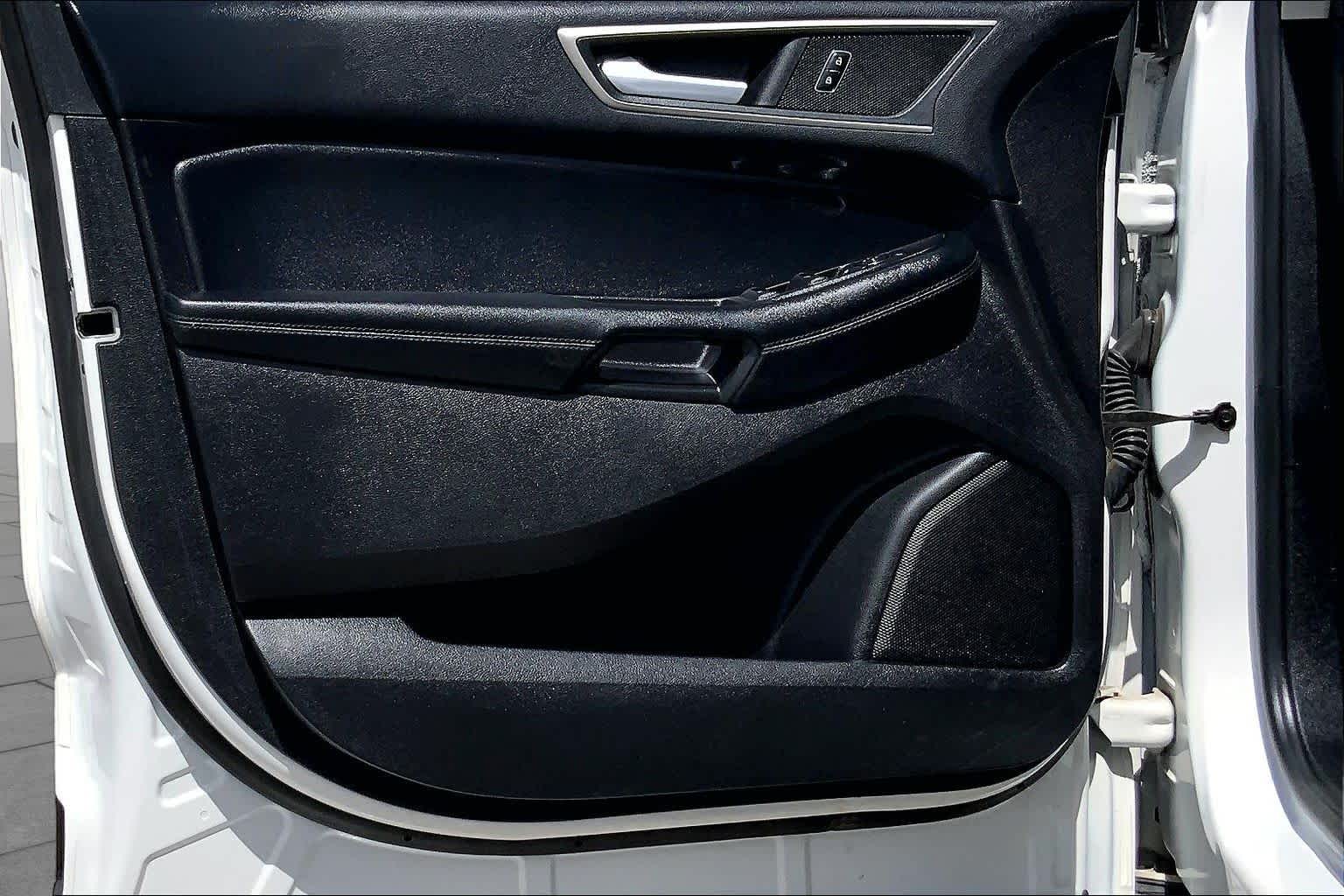 2020 Ford Edge SEL Star White Metallic Tri-Coat at Tomball Ford