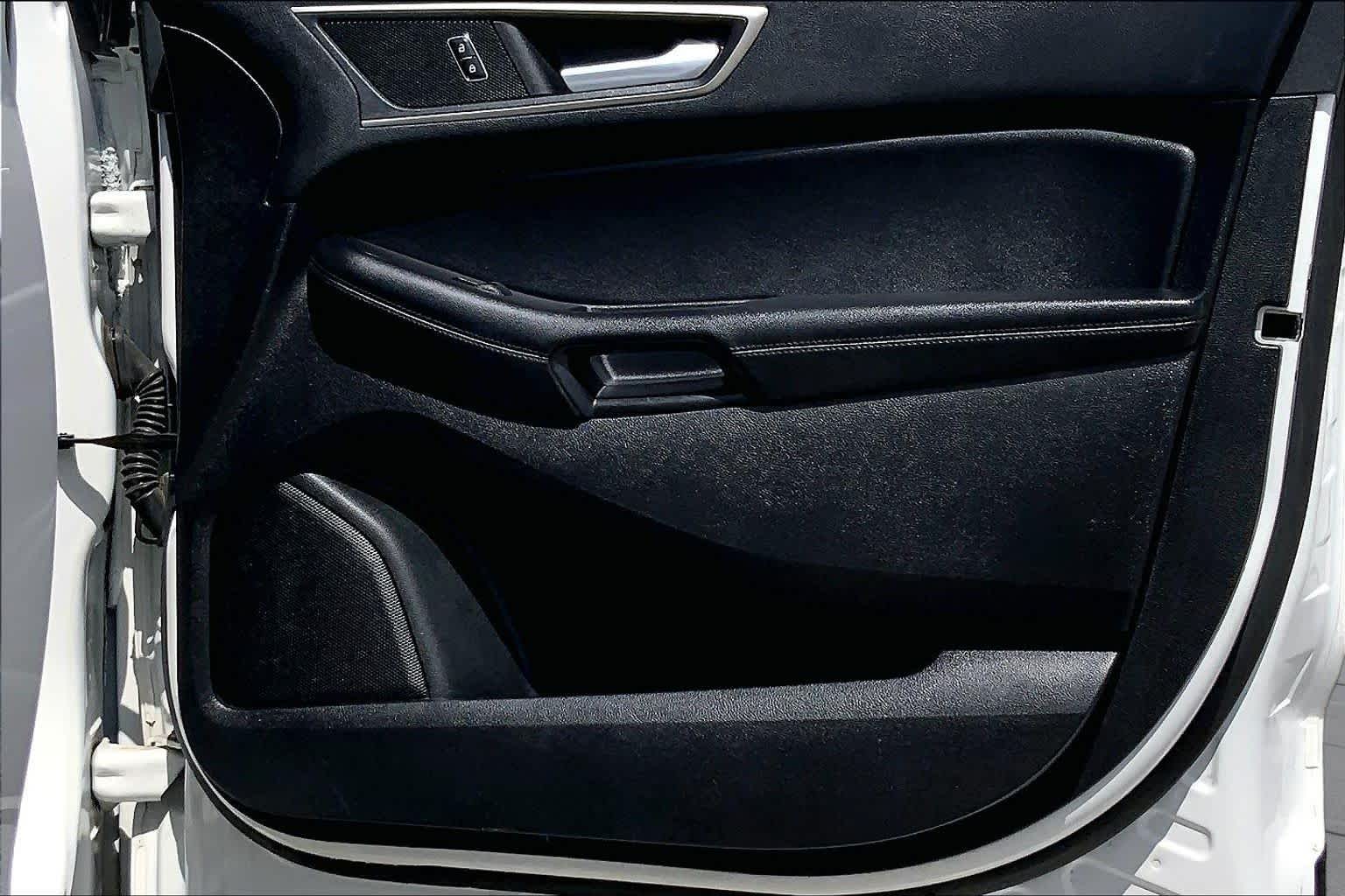 2020 Ford Edge SEL Star White Metallic Tri-Coat at Tomball Ford