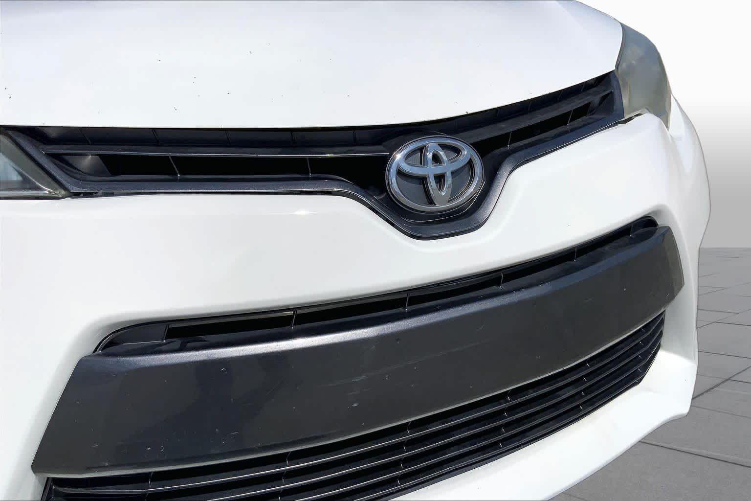 2015 Toyota Corolla LE Super White at Group 1 Toyota Southwest