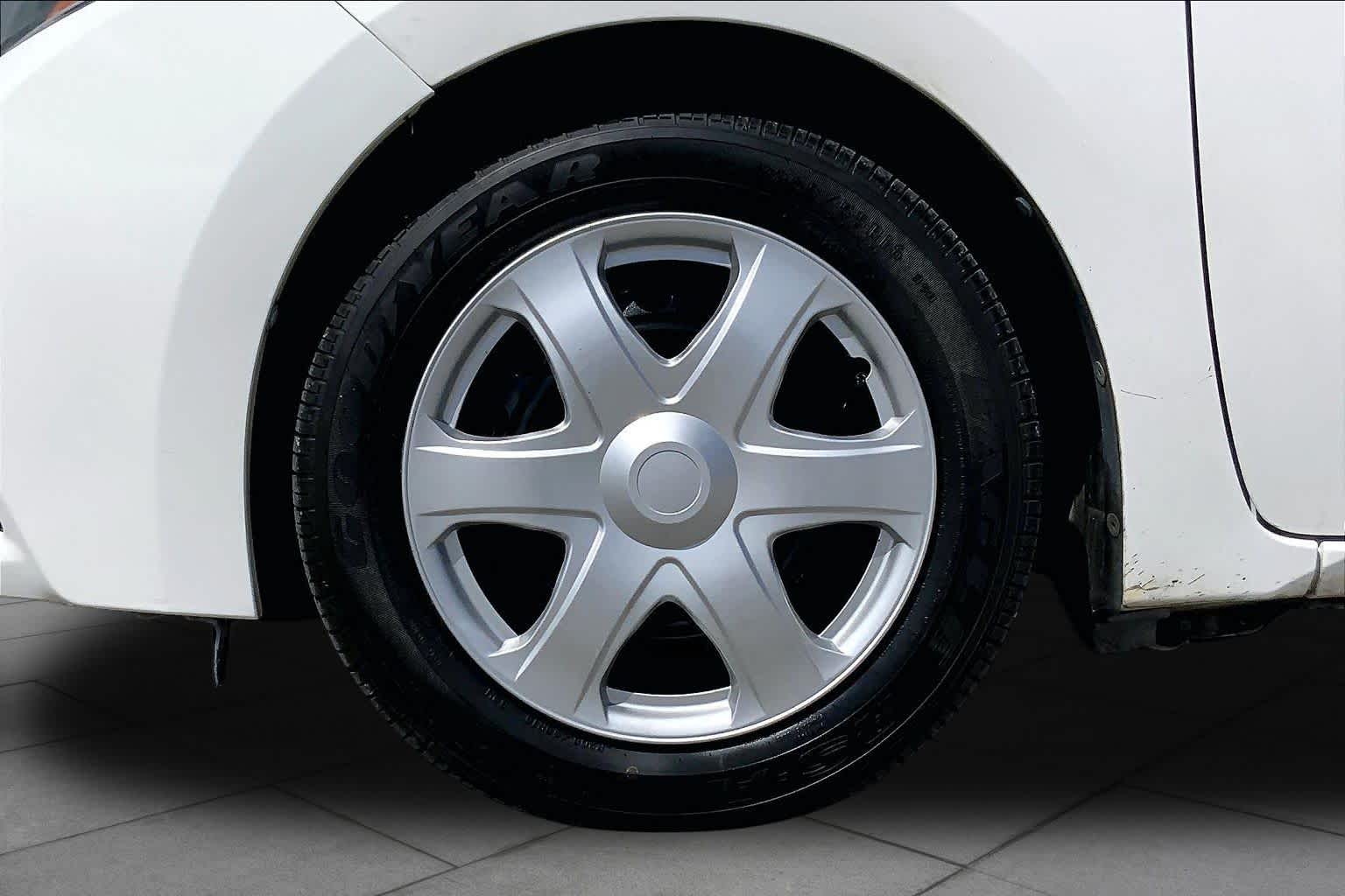 2015 Toyota Corolla LE Super White at Group 1 Toyota Southwest
