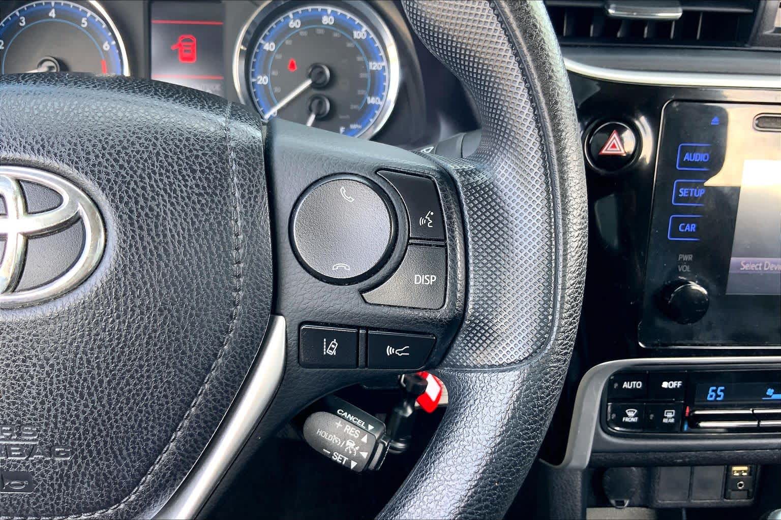 2017 Toyota Corolla photo 24 of 34