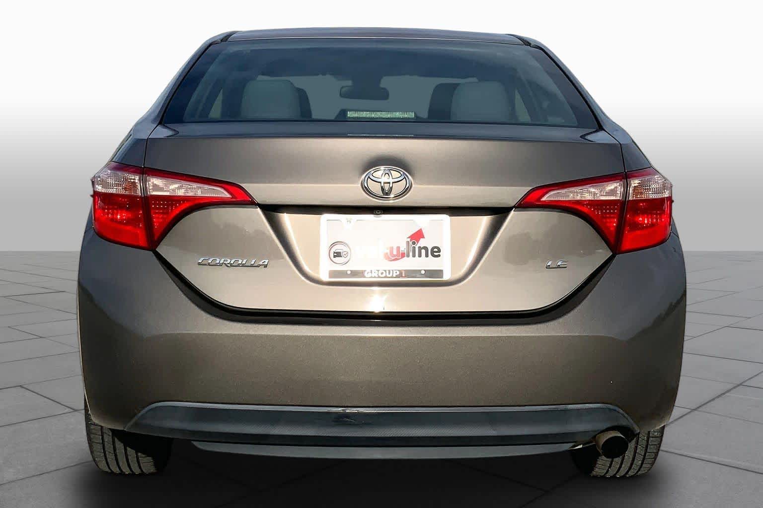 2017 Toyota Corolla photo 5 of 34