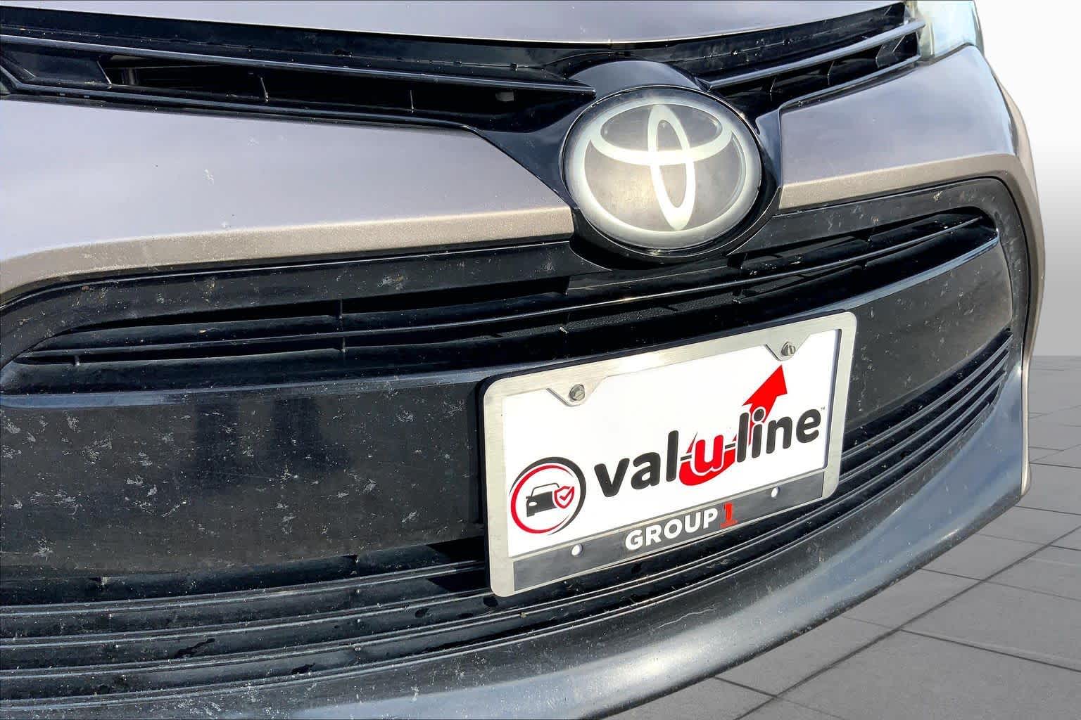 2017 Toyota Corolla photo 29 of 34