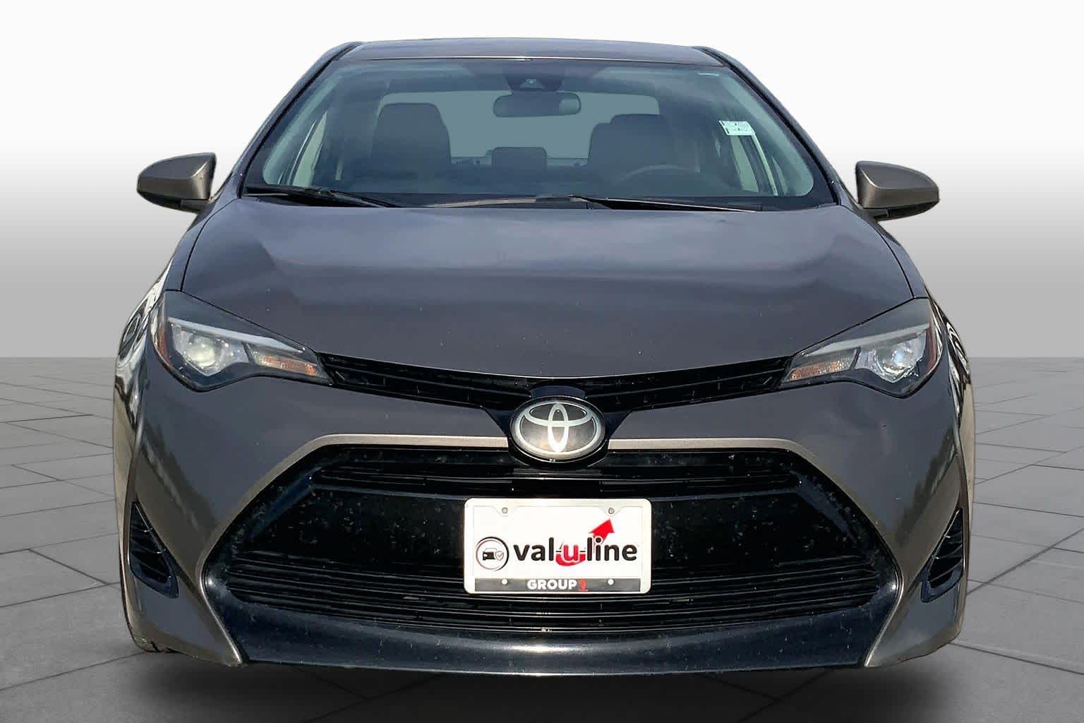 2017 Toyota Corolla photo 4 of 34