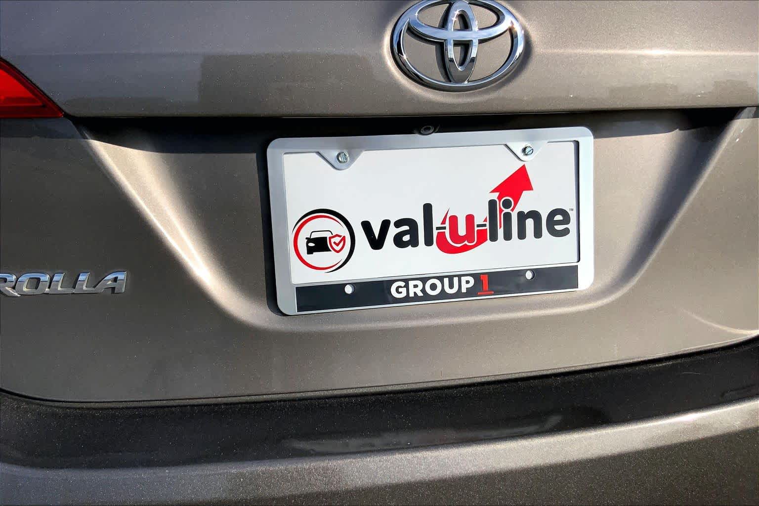 2017 Toyota Corolla photo 10 of 34