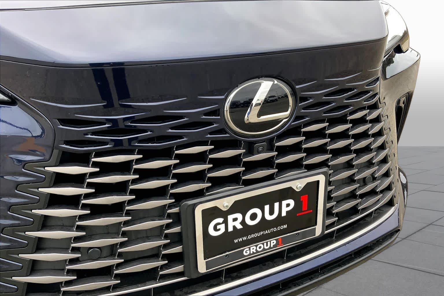 2025 Lexus RX 350 photo 29 of 36