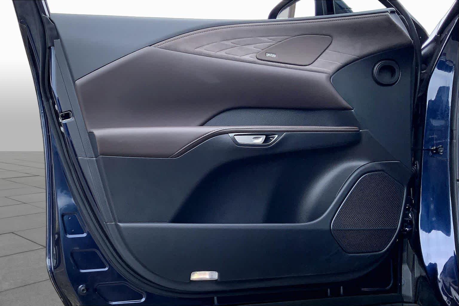 2025 Lexus RX 350 photo 21 of 36