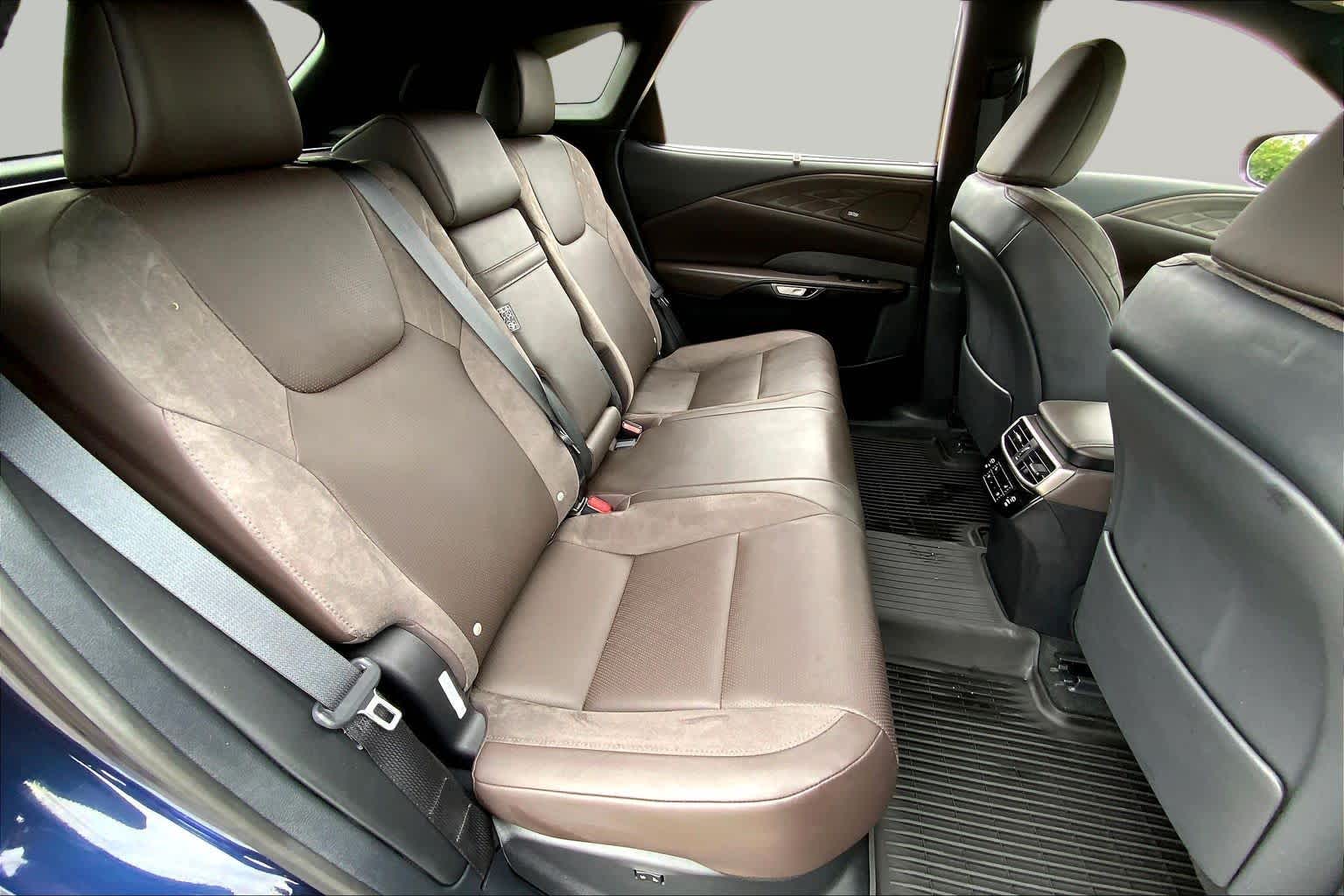 2025 Lexus RX 350 photo 19 of 36