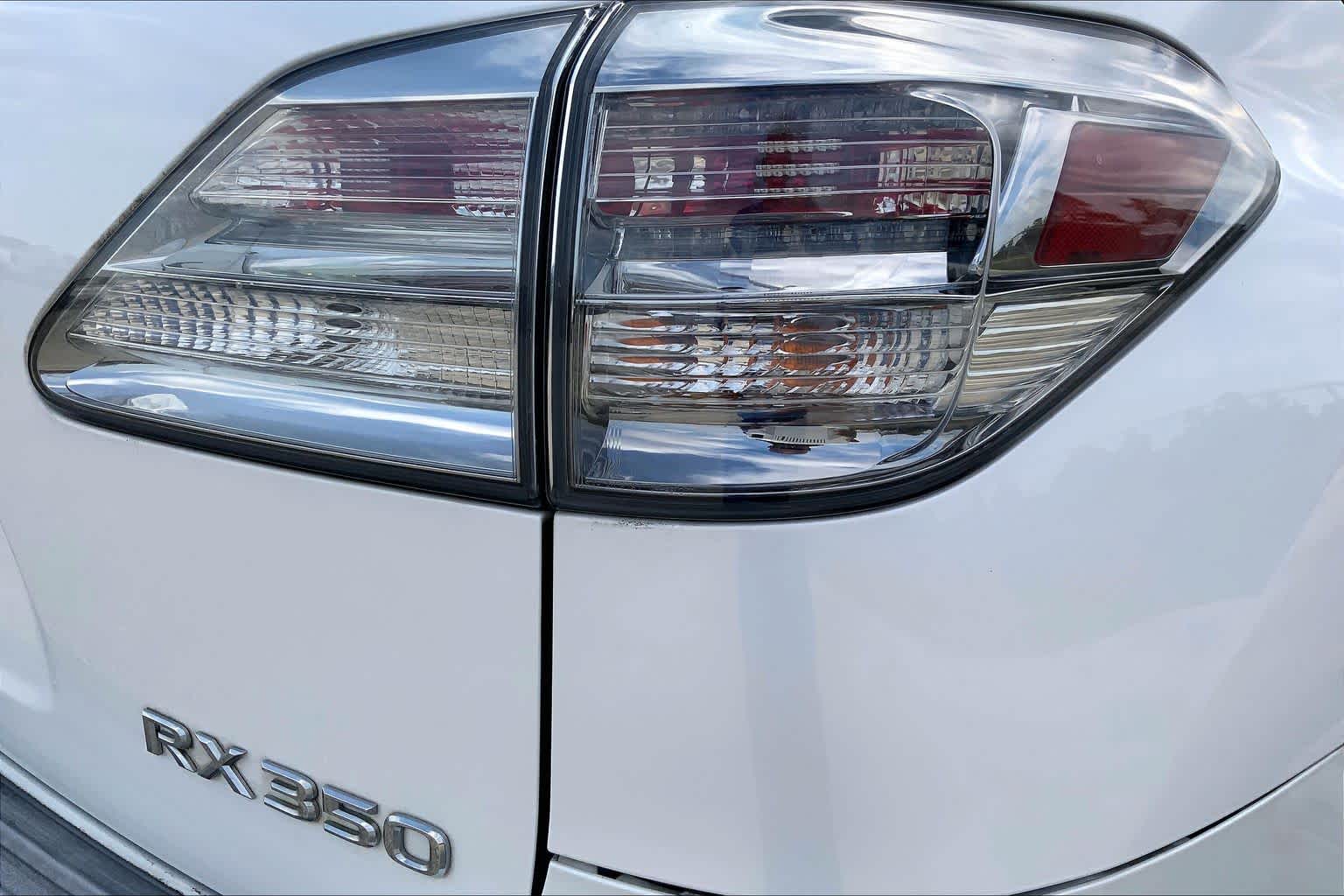 2010 Lexus RX 350 photo 28 of 34