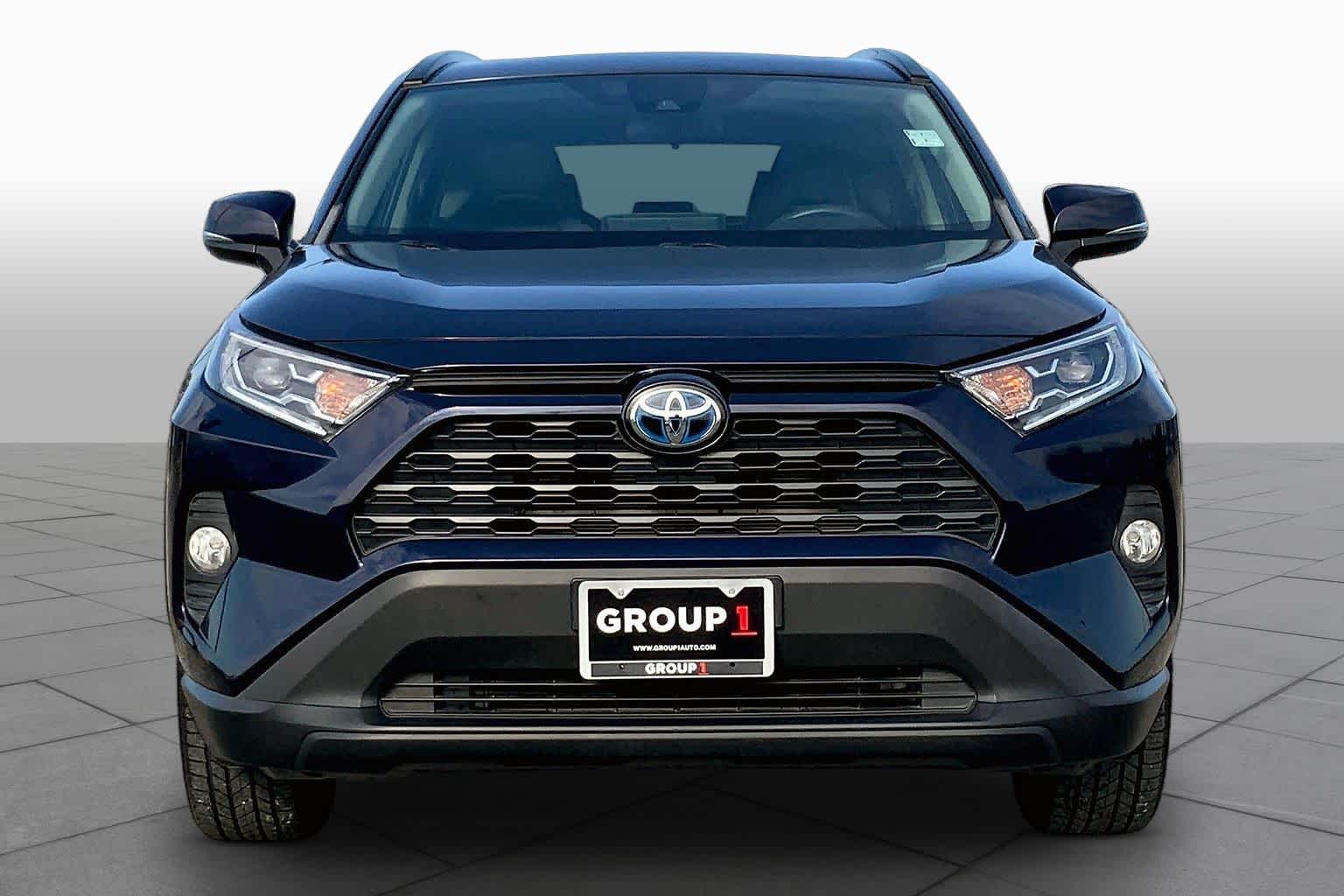 2021 Toyota RAV4 photo 4 of 34