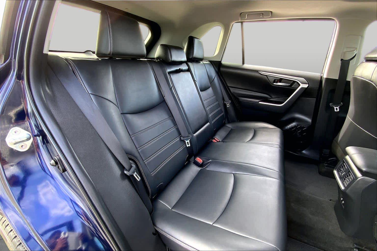 2021 Toyota RAV4 photo 19 of 34