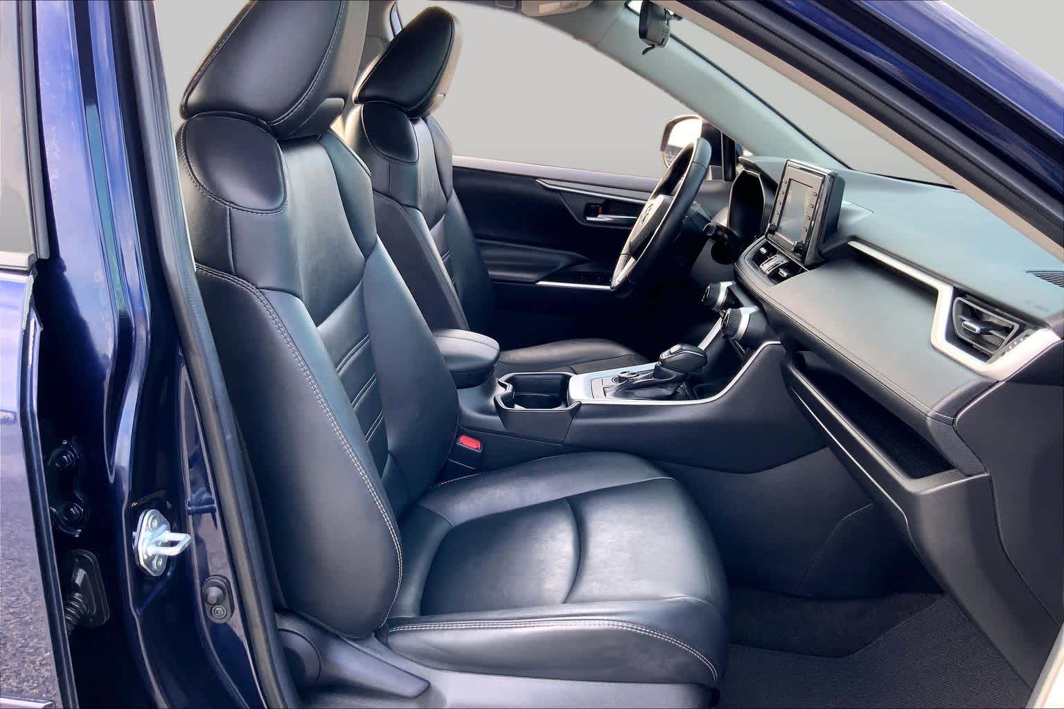 2021 Toyota RAV4 photo 9 of 34