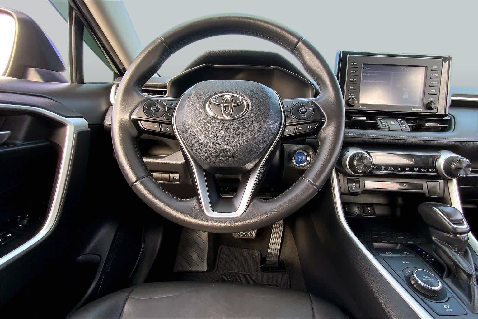 2021 Toyota RAV4 photo 6 of 34