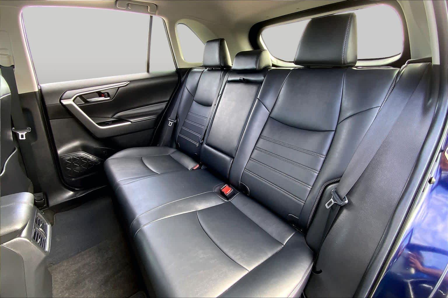 2021 Toyota RAV4 photo 20 of 34