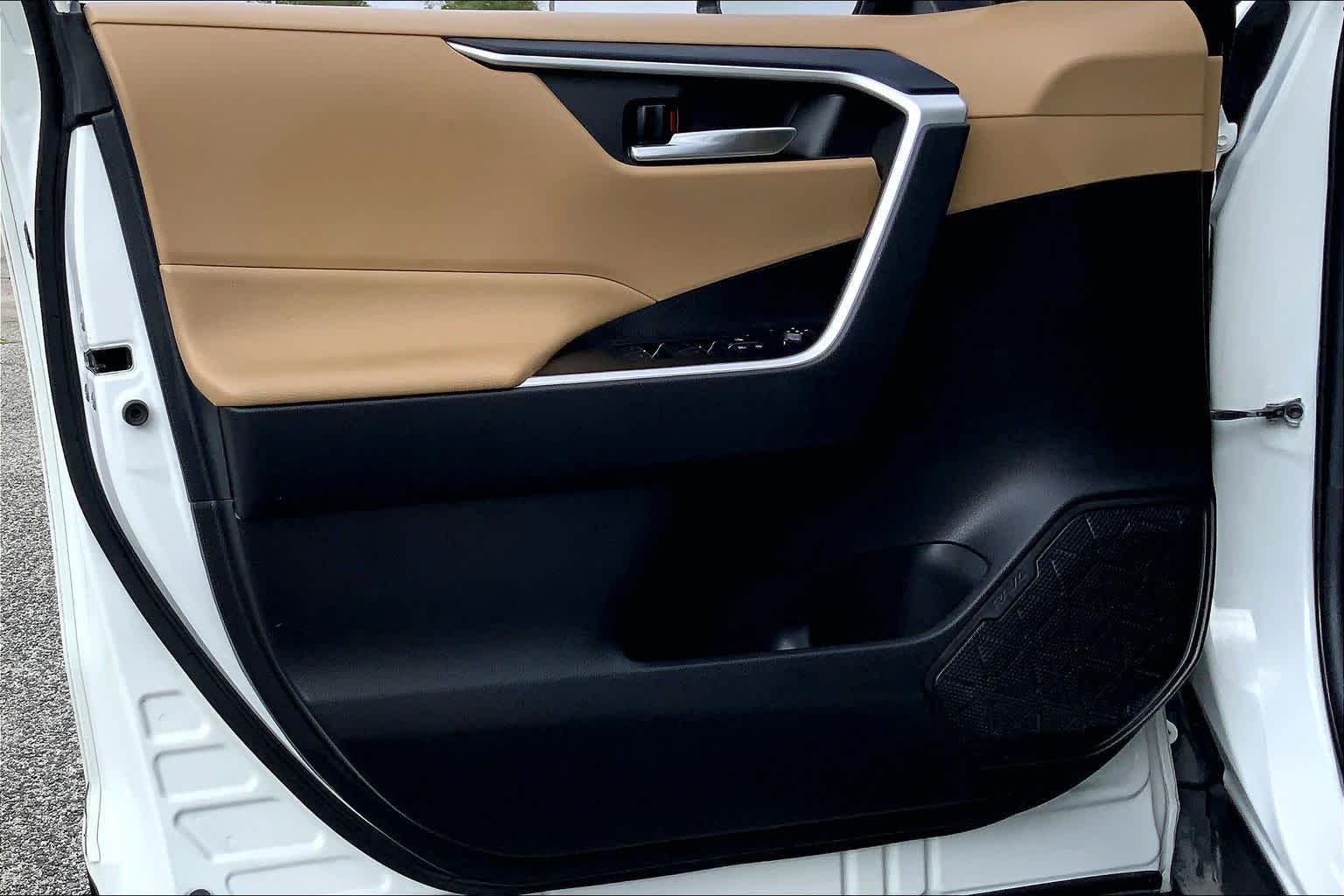 2022 Toyota RAV4 XLE Premium Blizzard Pearl at Lexus Southwest Houston