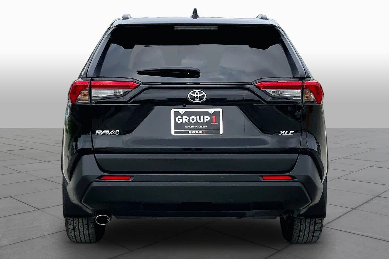 2023 Toyota RAV4 XLE Premium - 4