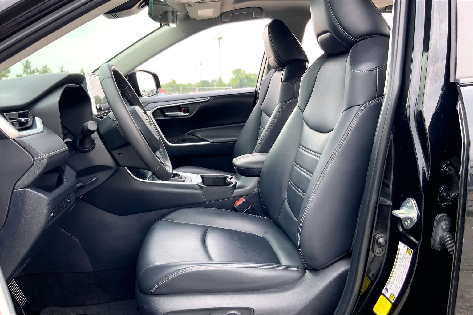 2023 Toyota RAV4 XLE Premium - 7