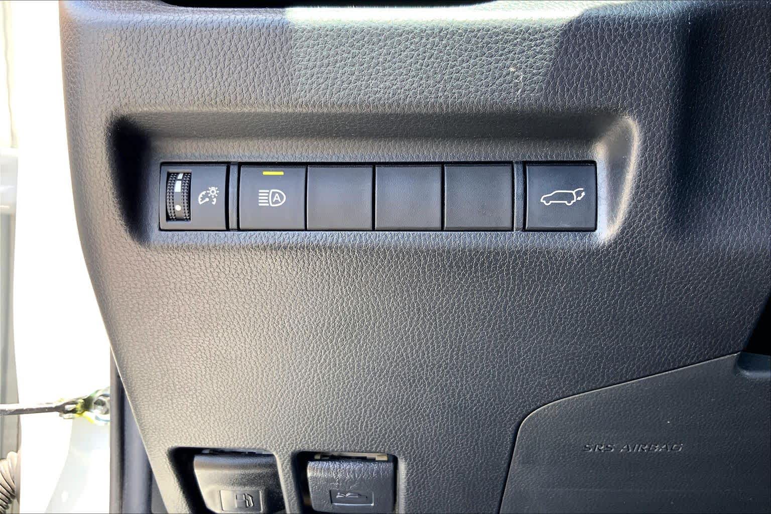 2022 Toyota RAV4 XLE Premium Blizzard Pearl at Mac Haik CDJR North Houston
