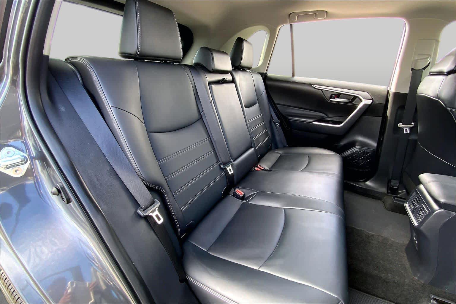 2025 Toyota RAV4 photo 19 of 36