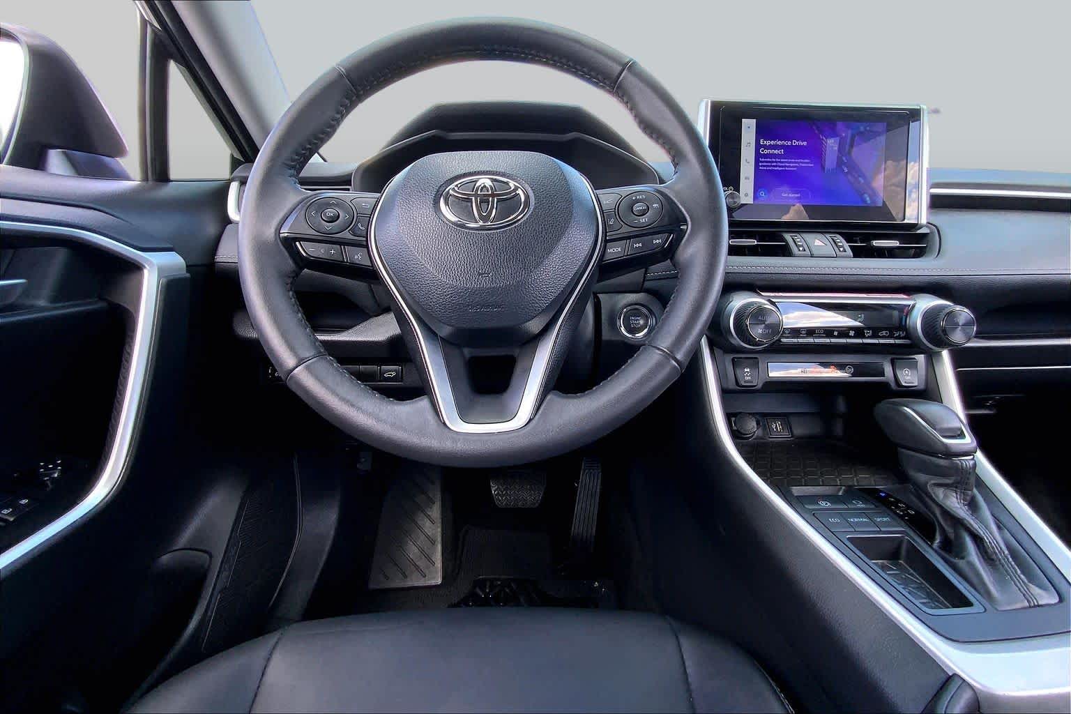 2025 Toyota RAV4 photo 6 of 36